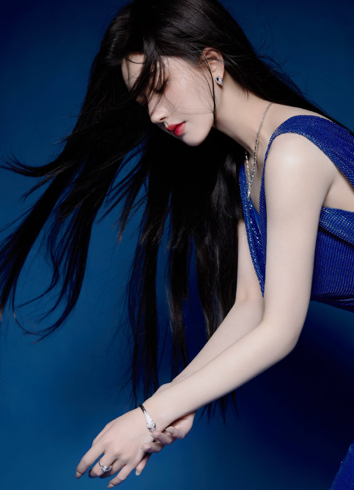 女生让男生自己诵讥讥_女生让男生自己诵讥讥V